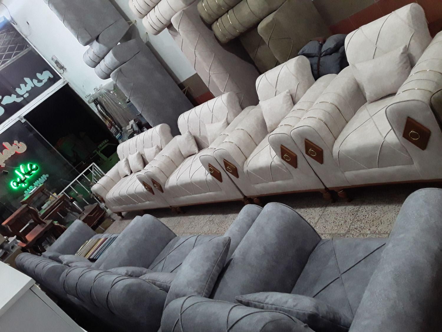 مبل راحتی شرکتی پایه چوب قیمت تولیدی|مبلمان خانگی و میز عسلی|سبزوار, طبرسی (جعفرآباد)|دیوار