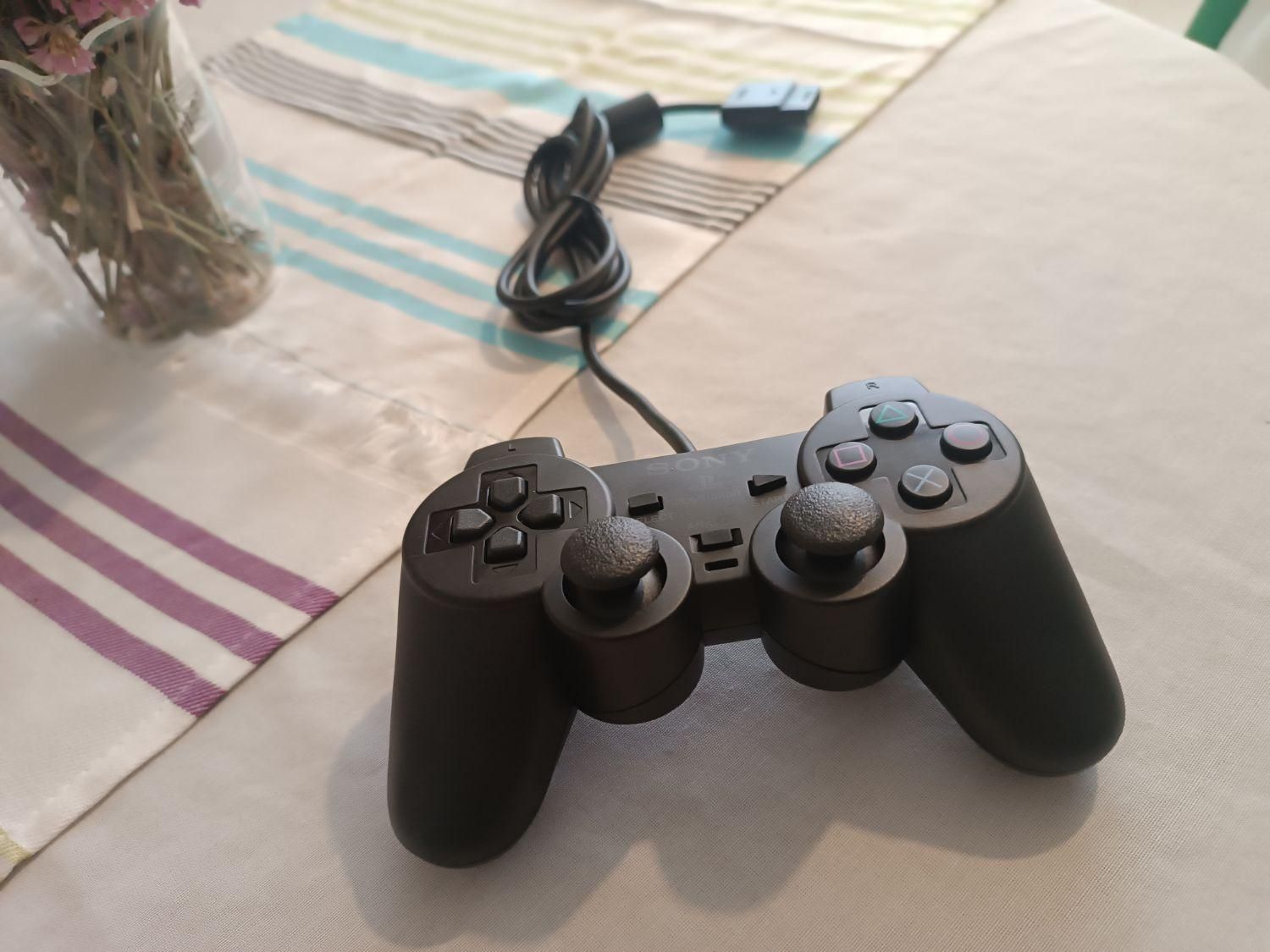 دسته PS2 بسیار تمیز و سالم  با ویبره تخفیف دارد|کنسول، بازی ویدئویی و آنلاین|نیشابور, دارایی|دیوار