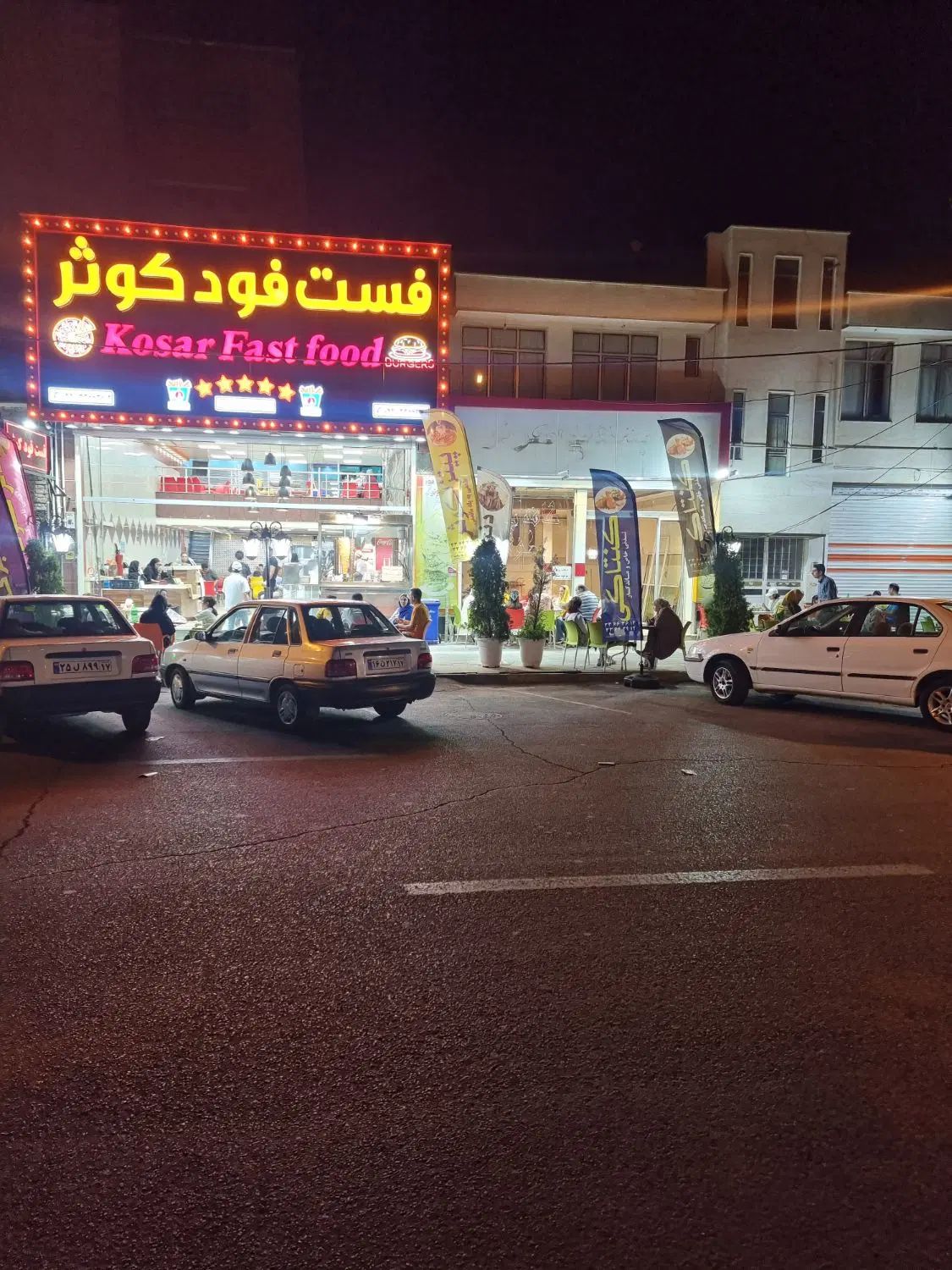 تحویلدار خانم (کانتر کار )جهت کار در فست فود|استخدام خدمات فروشگاه و رستوران|ارومیه, |دیوار