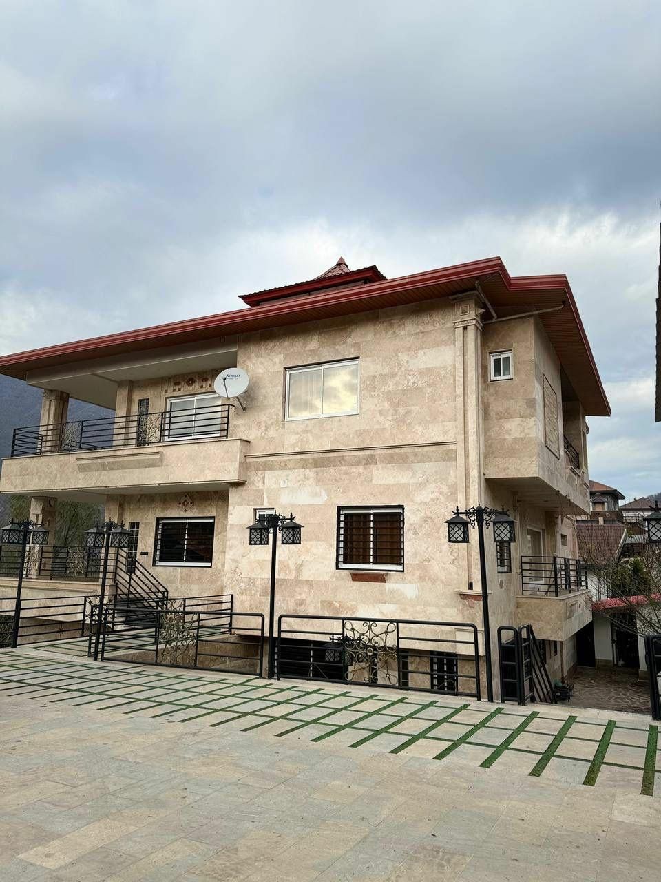 فروش ویلای دوبلکس ۷۰۰ متری جنگلی کوهستانی|فروش خانه و ویلا|رویان, |دیوار