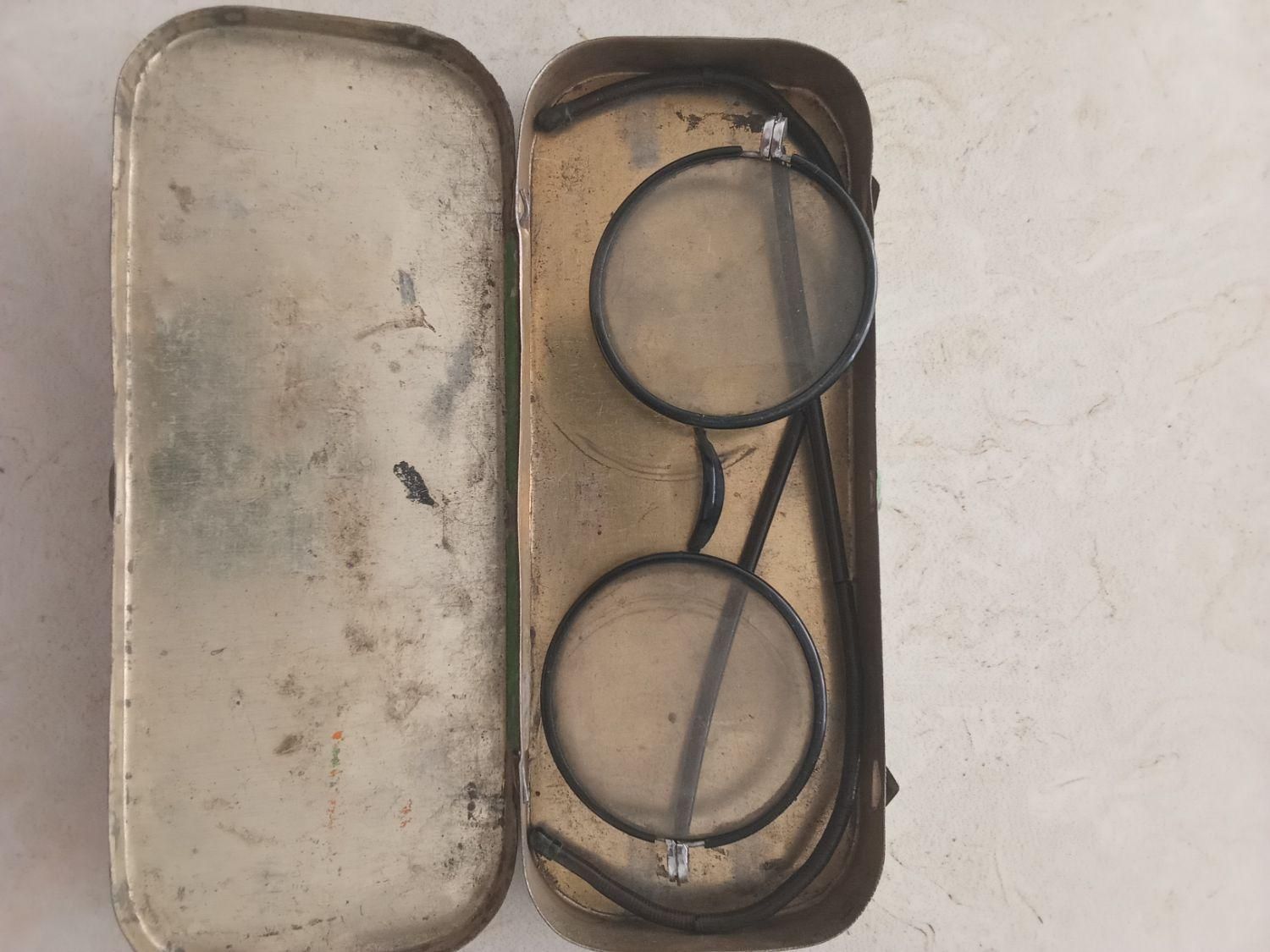 عینک قدیمی Sun Goggles|کلکسیون اشیاء عتیقه|مرودشت, پشت سایپا‎|دیوار