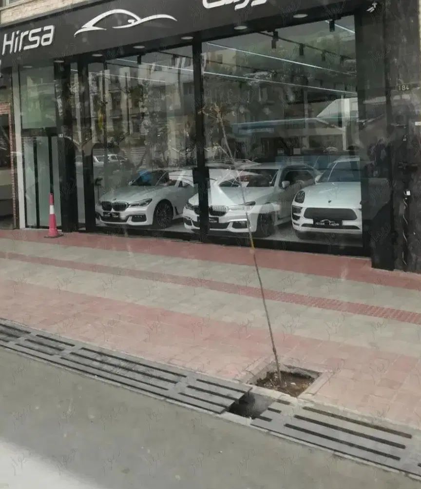 ۲۷۰ متر تجاری سعادت آباد مناسب نمایشگاه اتومبیل|اجارهٔ مغازه و غرفه|تهران, درختی|دیوار