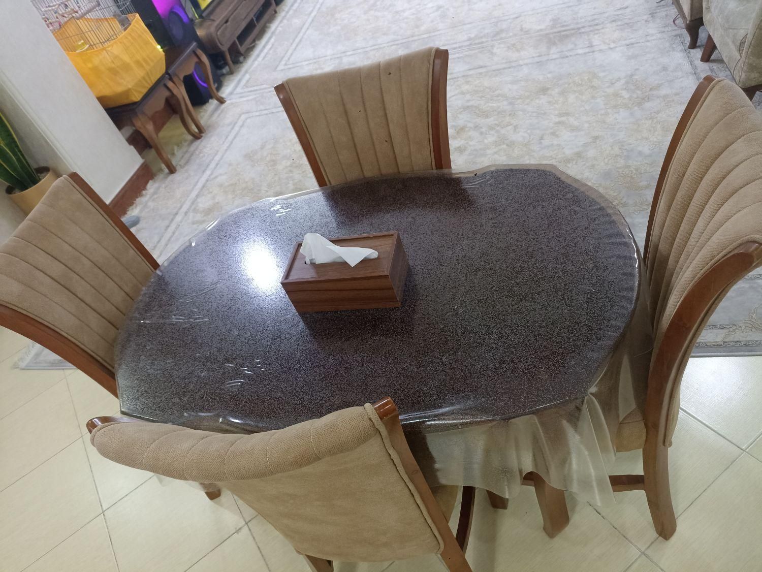 میز نهار خوری ۴ نفره کاملا سالم|میز و صندلی غذاخوری|قرچک, |دیوار