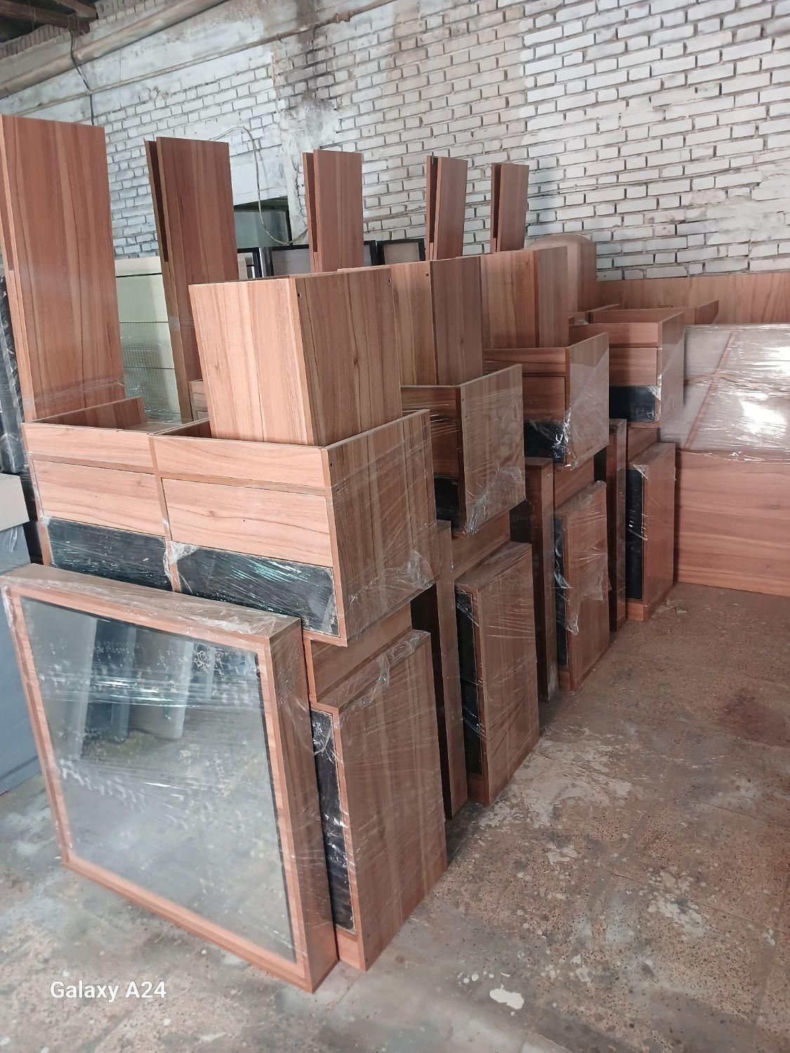 تولید کننده|تخت و سرویس خواب|آفتاب, |دیوار