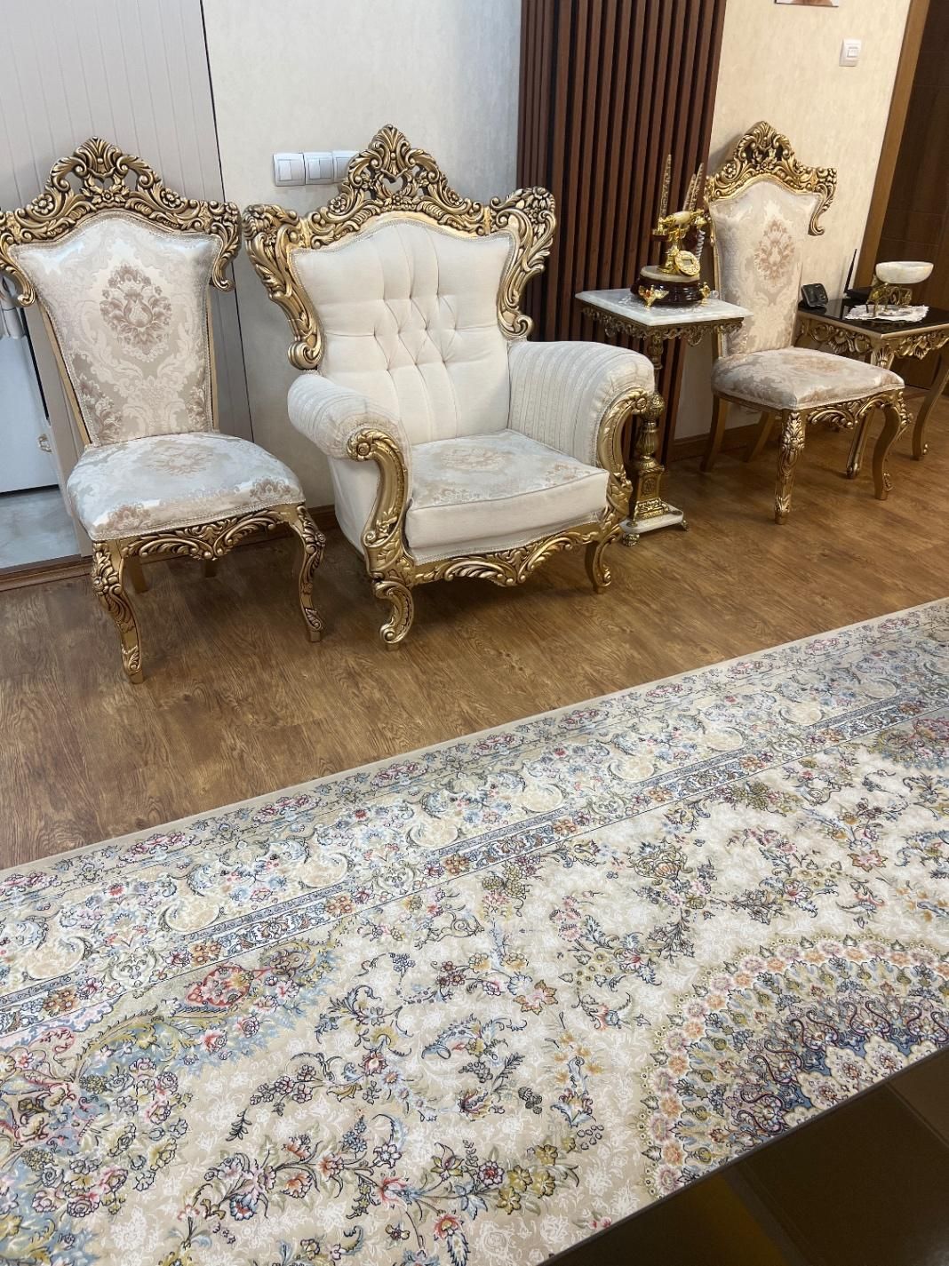 مبل سلطنتی ۹ نفره بهمراه میز ناهارخوری ۸ نفره|مبلمان خانگی و میز عسلی|تهران, پرستار|دیوار