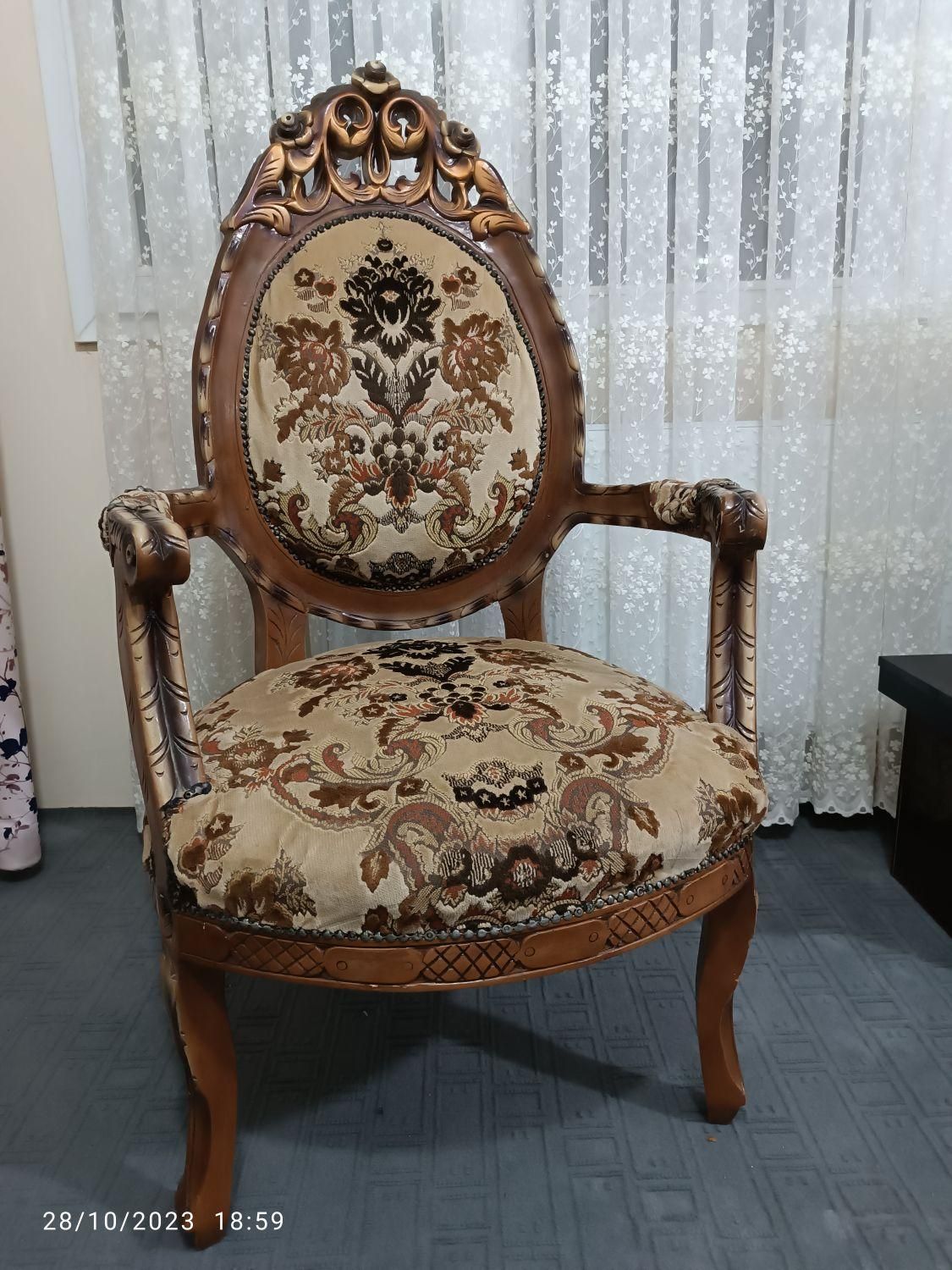 مبل سلطنتی ۹نفره|مبلمان خانگی و میز عسلی|هشتگرد, فاز ۱ مهستان|دیوار