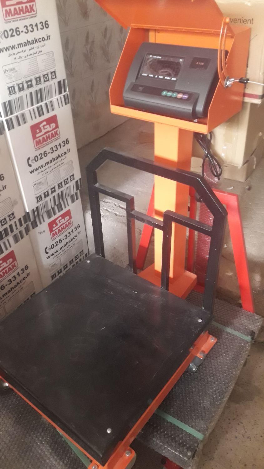 باسکول ۳۰۰ کیلو ۵۰در۵۰ بدنه سنگین ضمانت|فروشگاه و مغازه|بجنورد, |دیوار