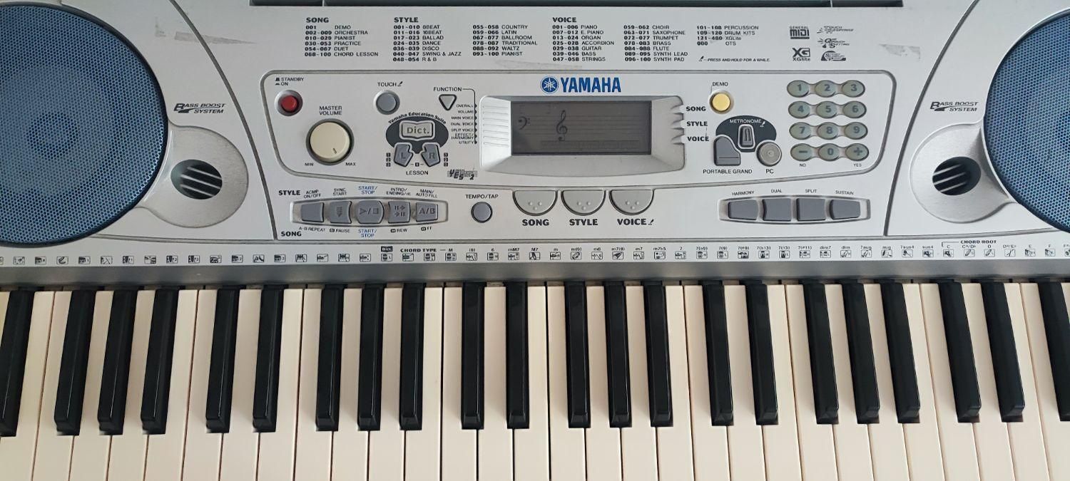 KEYBOARD YAMAHA PSR 275 تاچدار+ پایه ضربدری|پیانو، کیبورد، آکاردئون|کرمانشاه, |دیوار