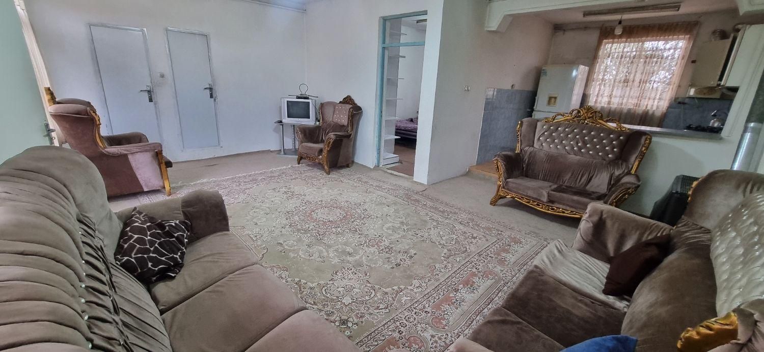 منزل دربست پارکینگ دار در رشت میدان نیرودریایی|اجارهٔ کوتاه‌مدت آپارتمان و سوئیت|رشت, شهرک شهید رجایی|دیوار