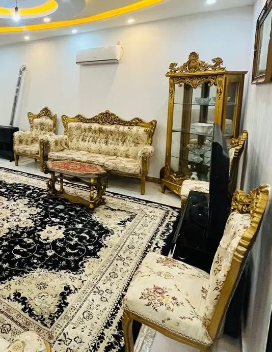 مبل کلاسیک۹نفره به همراه ویترین و ناهار خوری|مبلمان خانگی و میز عسلی|فومن, |دیوار