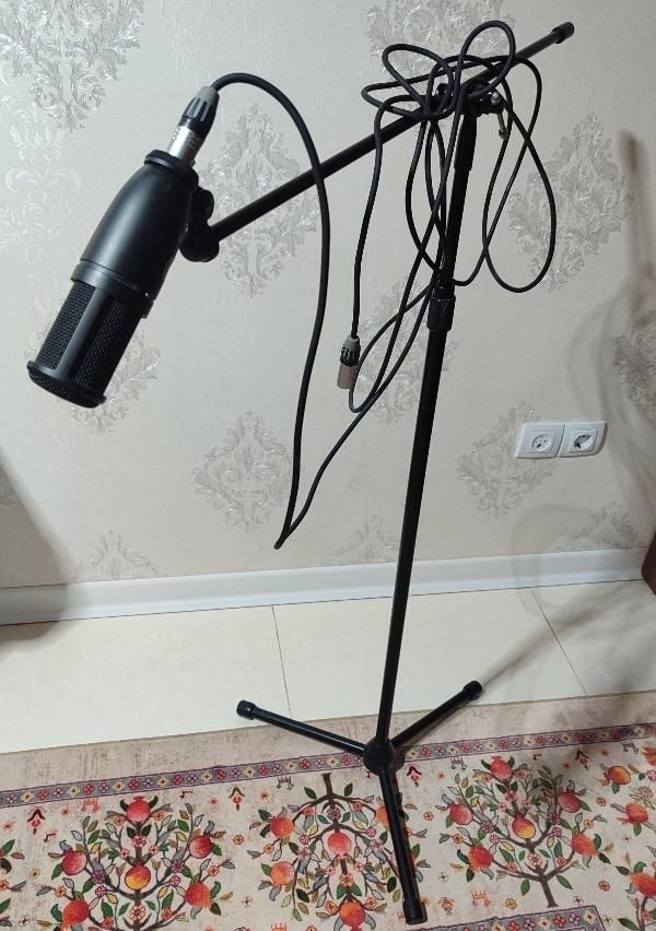 میکروفون AKG به همراه پایه و کابل|صوتی و تصویری|شیراز, طلاب|دیوار