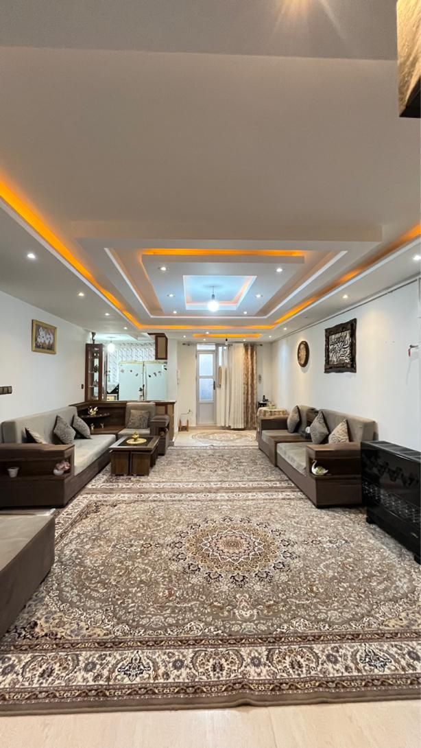 فروش ساختمان دو طبقه مستقل|فروش آپارتمان|رشت, آب و برق|دیوار