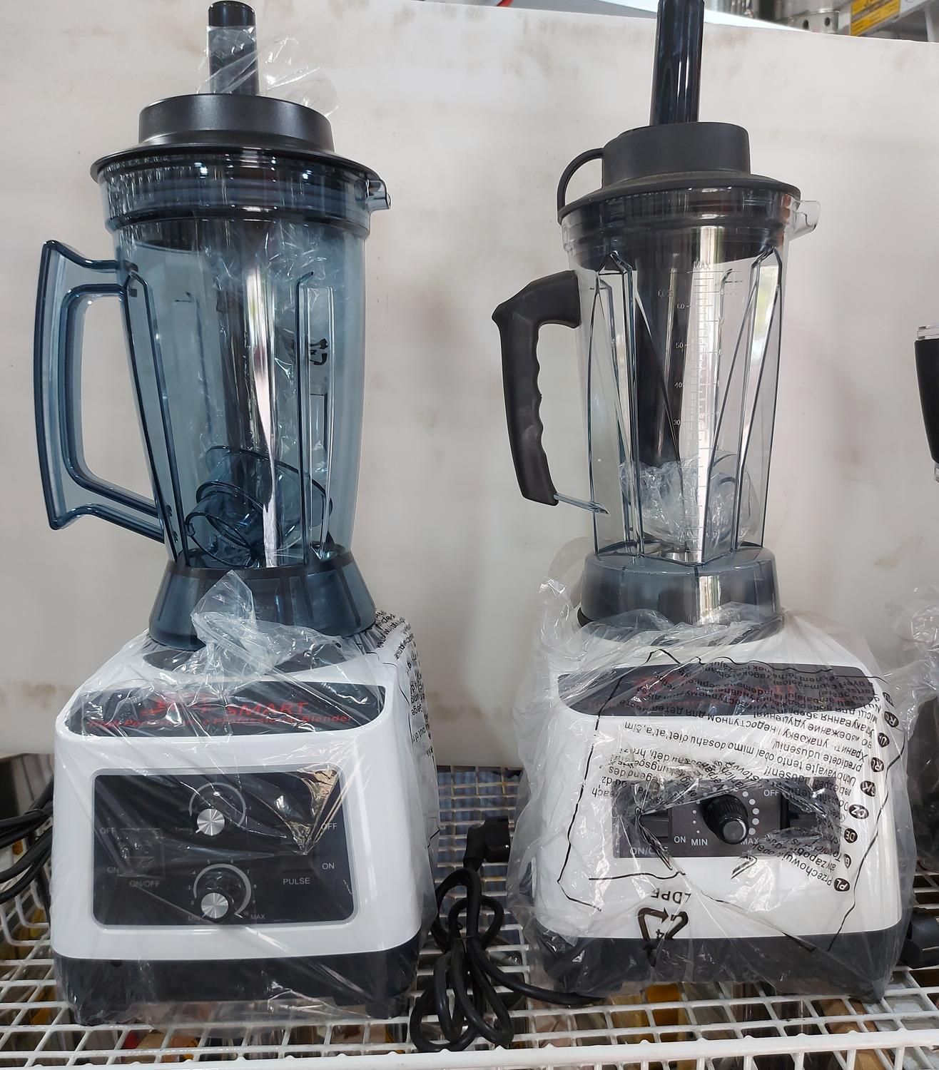 مخلوط کن بلندر حرفه ای وارداتی پرقدرت|آبمیوه‌گیر و آب‌مرکبات‌گیر|ساری, |دیوار