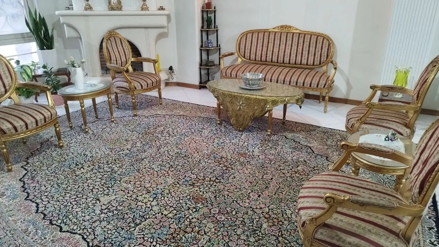 مبل سلطنتی دست دوم|مبلمان خانگی و میز عسلی|اصفهان, جلفا|دیوار