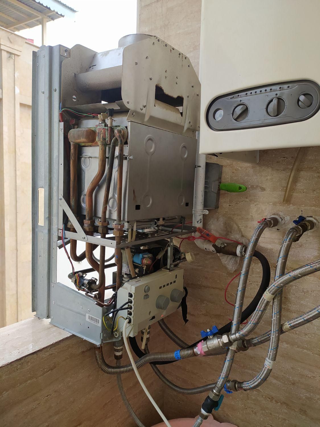 تعمیر آبگرمکن دیواری و تعمیر پکیج ،بخاری... در رشت|خدمات پیشه و مهارت|رشت, معلم|دیوار