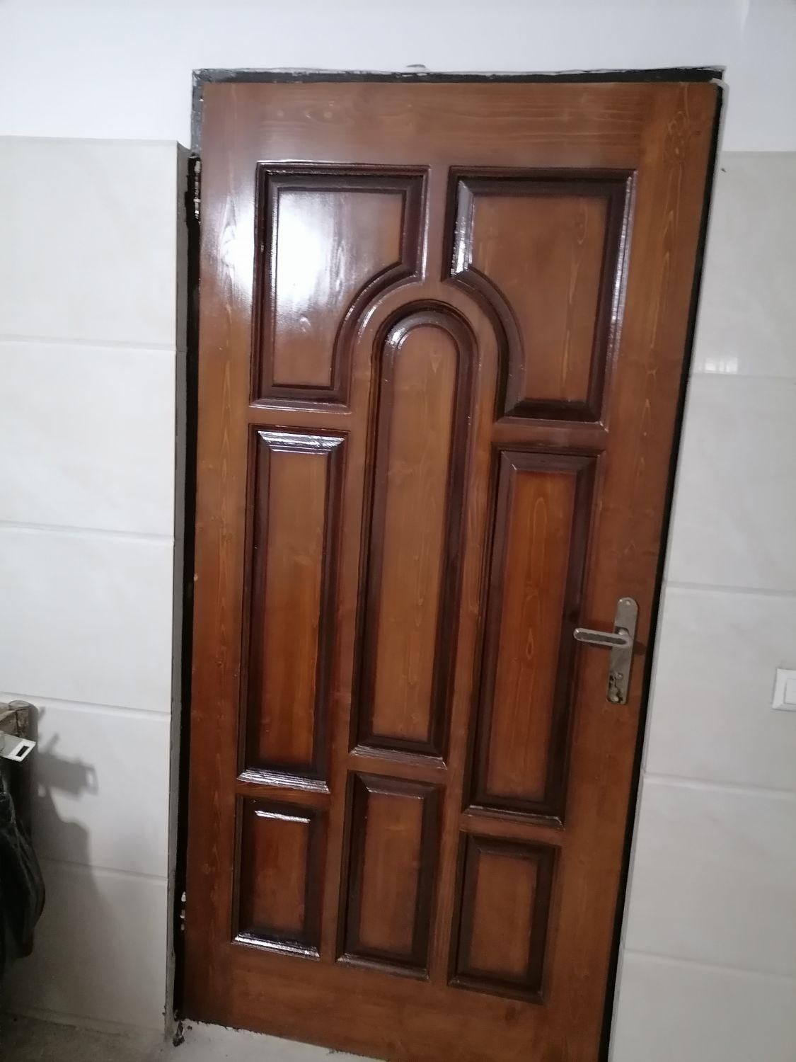 رنگکاری دربهای چوبی.،پاسنگی وصندلی.|خدمات پیشه و مهارت|اسلام‌شهر, ده عباس|دیوار