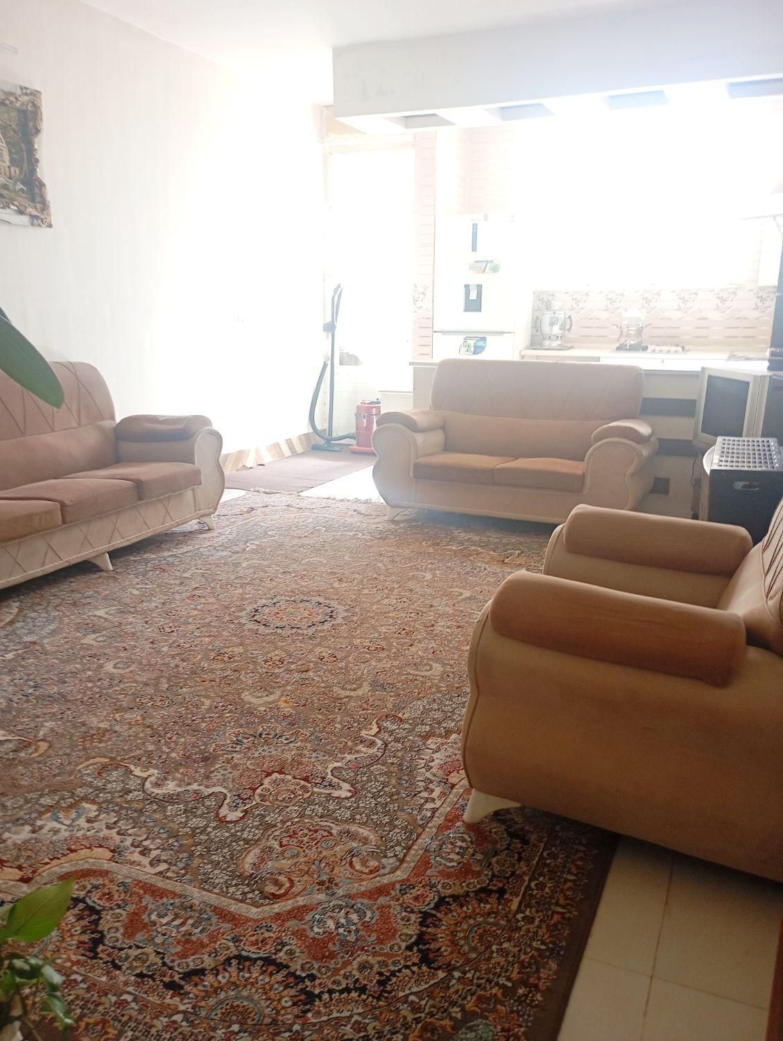مبل راحتی|مبلمان خانگی و میز عسلی|اصفهان, پوریای ولی|دیوار