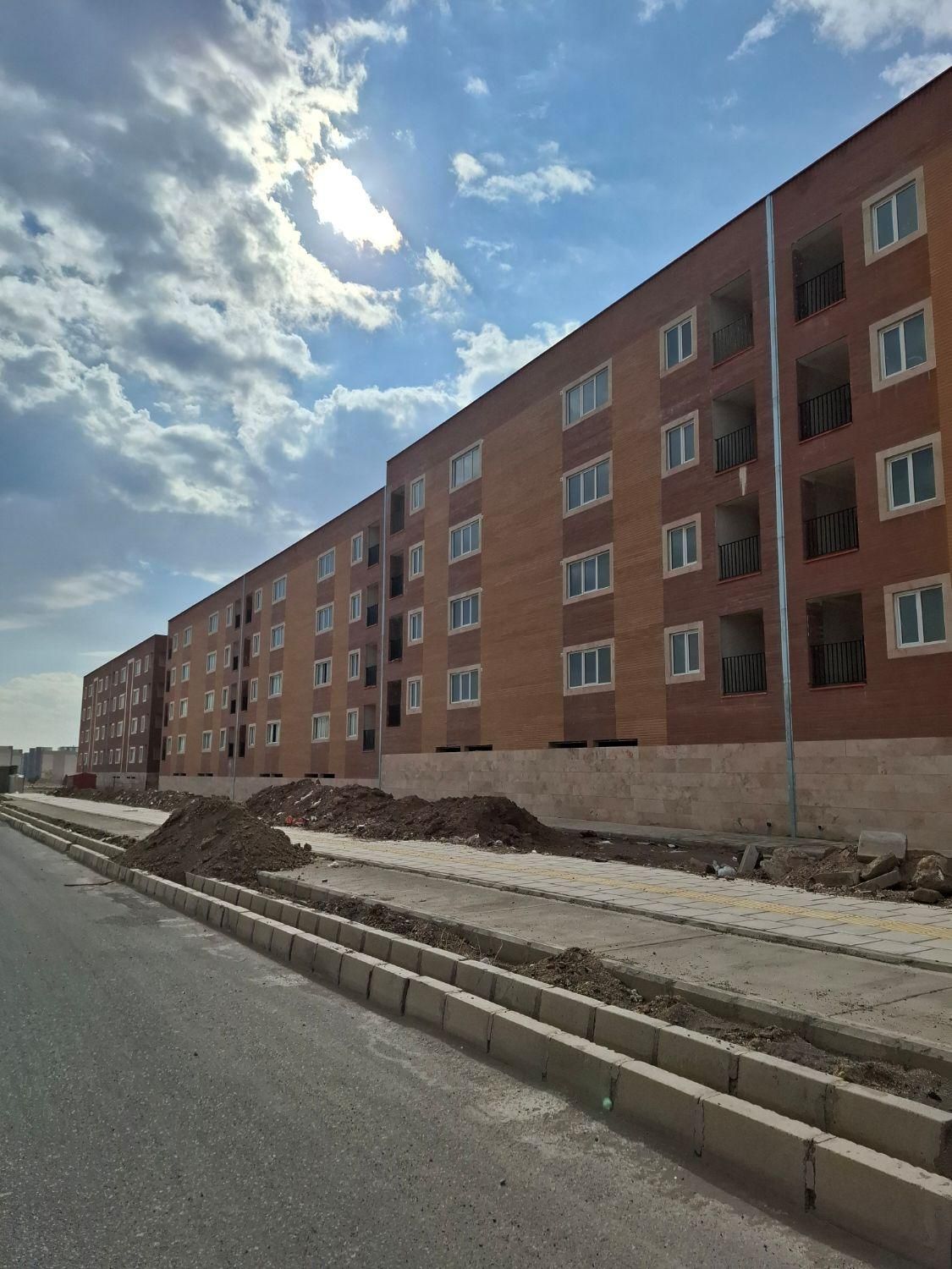 آپارتمان پرند / شرایطی / فاز 6 / نوساز / معاوضه|فروش آپارتمان|پرند, فاز ۶|دیوار