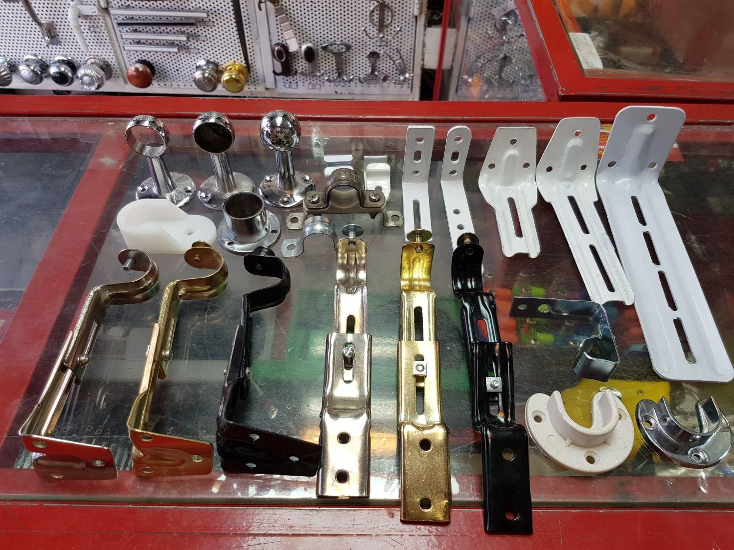 چوب پرده ساده و پانج و لوازم و لوله رگال داخل کمد|پرده، رانر، رومیزی|شیراز, تحویلی|دیوار