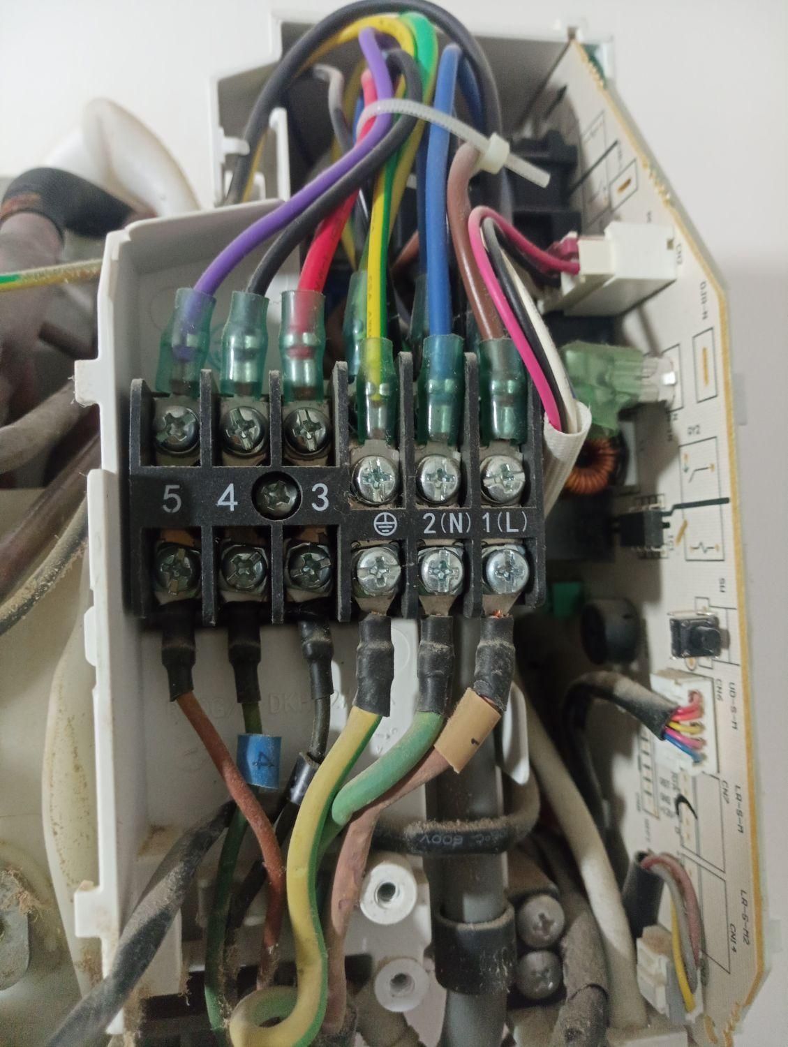 نصب و تعمیر انواع اسپیلت ویخچال|خدمات پیشه و مهارت|زابل, |دیوار