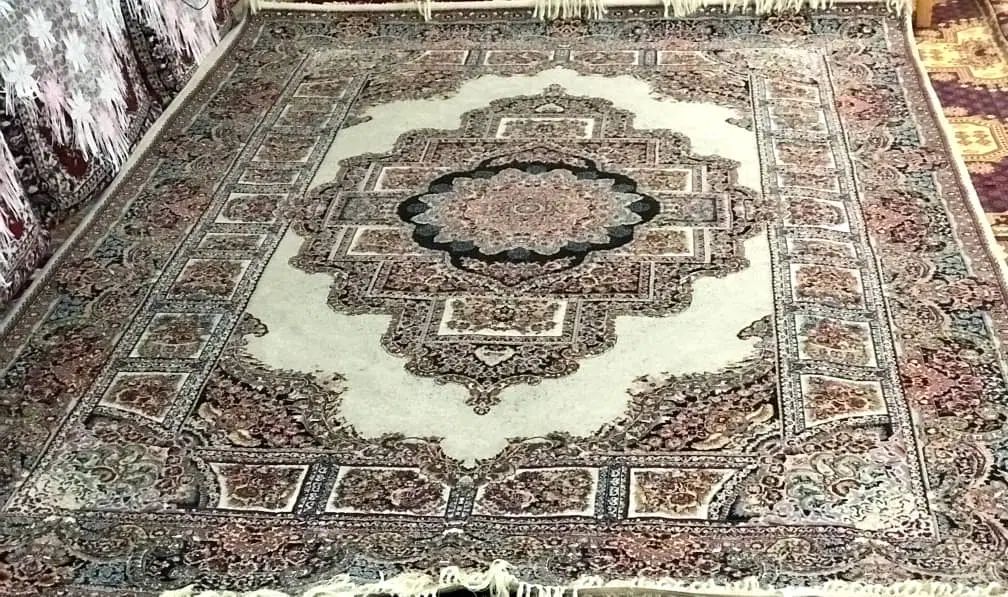 یک جفت فرش شش متری بسیار خوب|فرش|رشت, کوی حسینی|دیوار