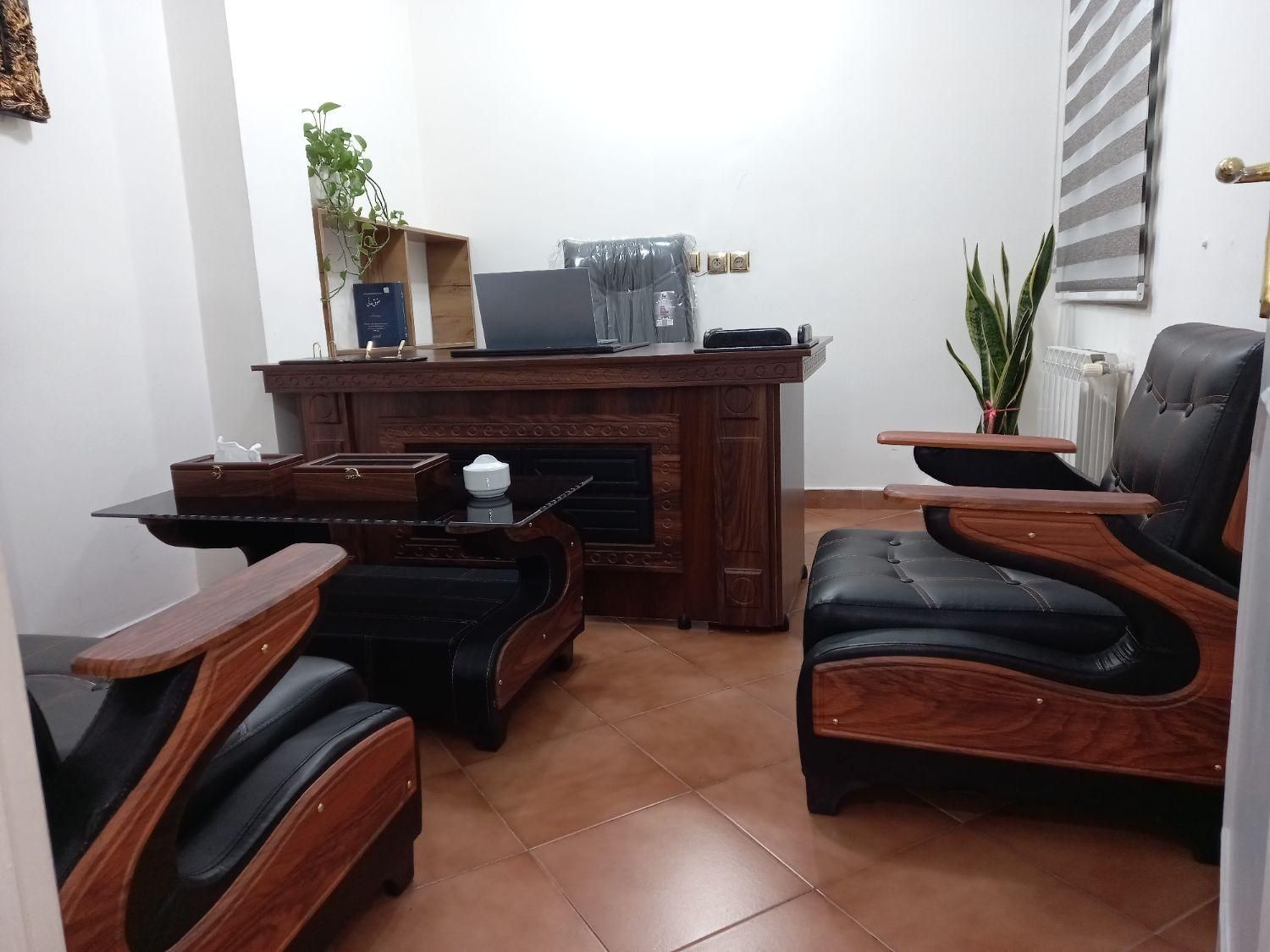 اجاره ساعتی و ماهانه دفتر کار وکالت ،مهندسی ،مشاور|اجارهٔ کوتاه‌مدت دفتر کار و فضای آموزشی|تهران, سهروردی|دیوار