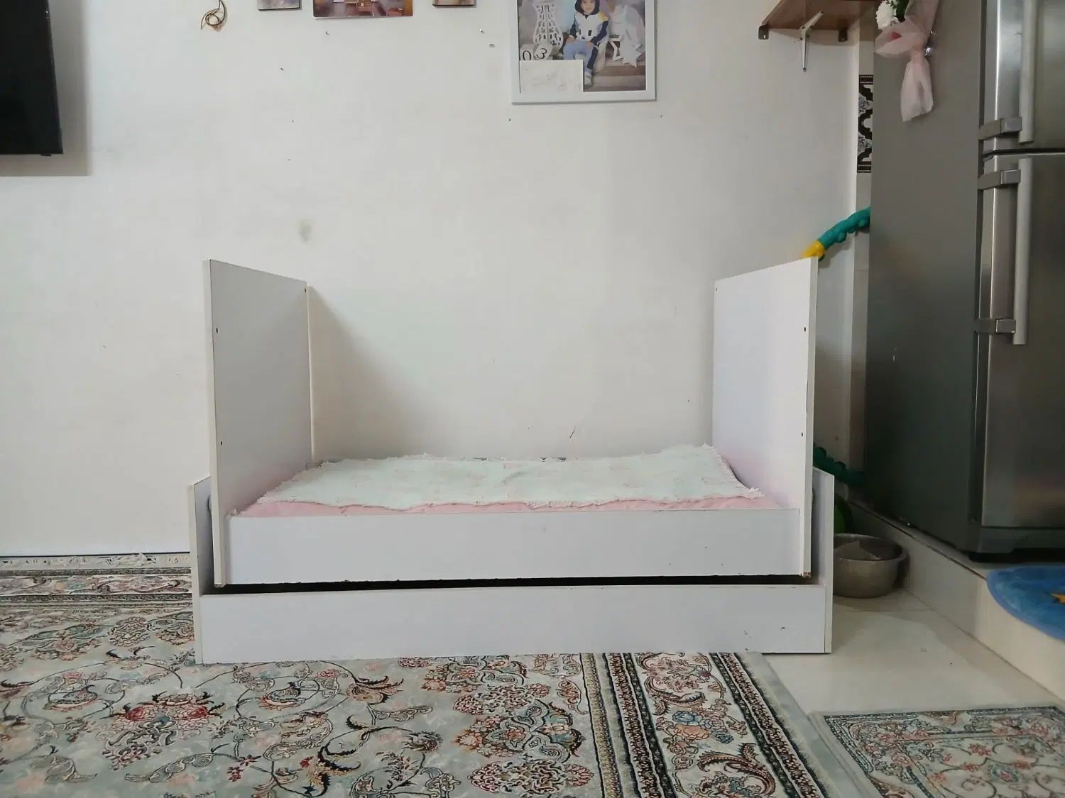 تخت بچه لالایی|تخت و صندلی بچه|مشهد, پورسینا|دیوار