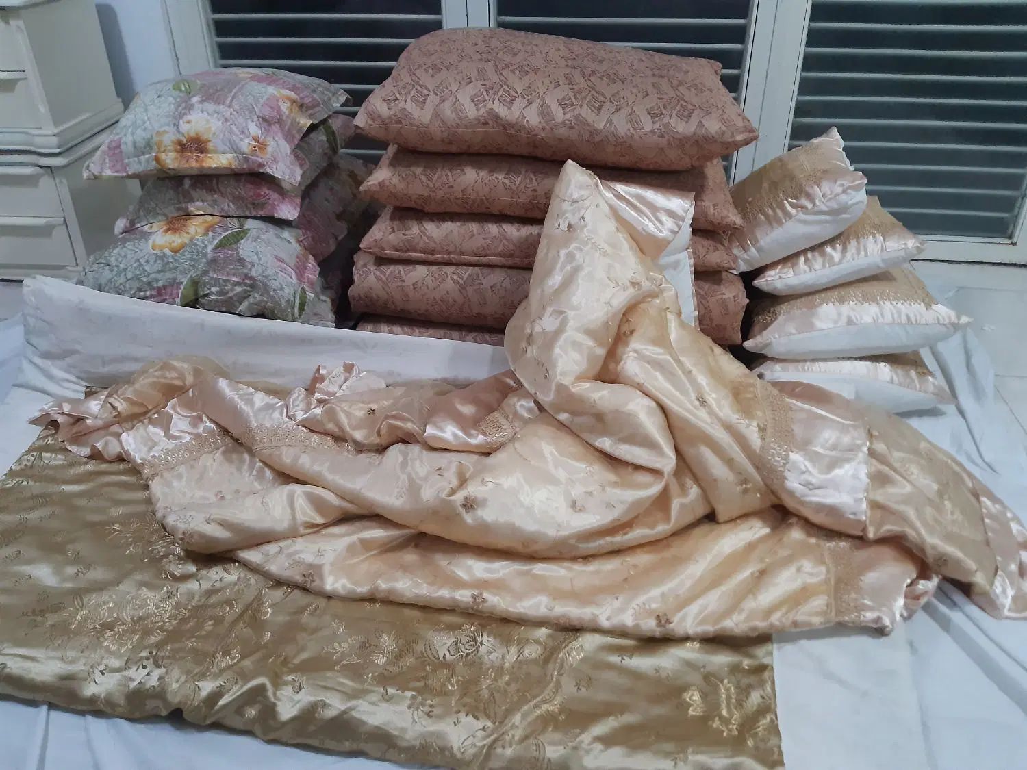 روتختی ،تشک پشم نو۲،بالش نو۱۰ لحاف یک استفاده نشده|سرویس روتختی|اردبیل, |دیوار