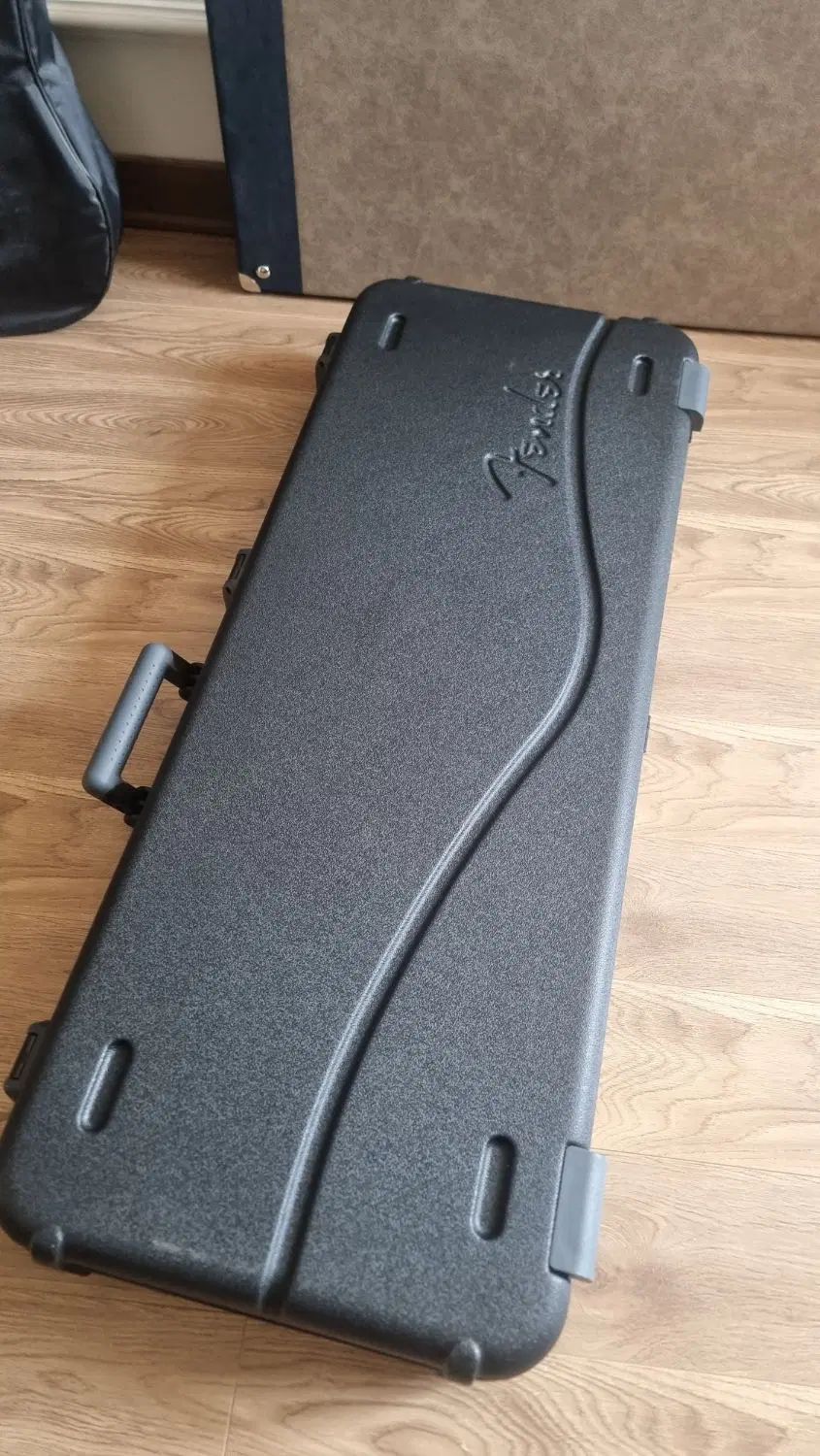 گیتار الکتریک Fender Dark knight|گیتار، بیس، امپلیفایر|تهران, درختی|دیوار