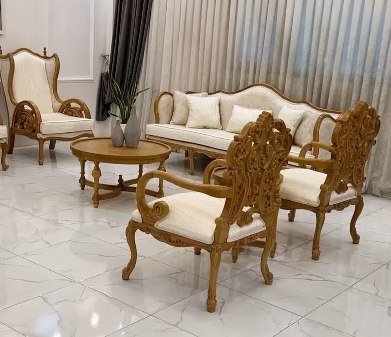 مبل کلاسیک کینگ|مبلمان خانگی و میز عسلی|یزد, |دیوار