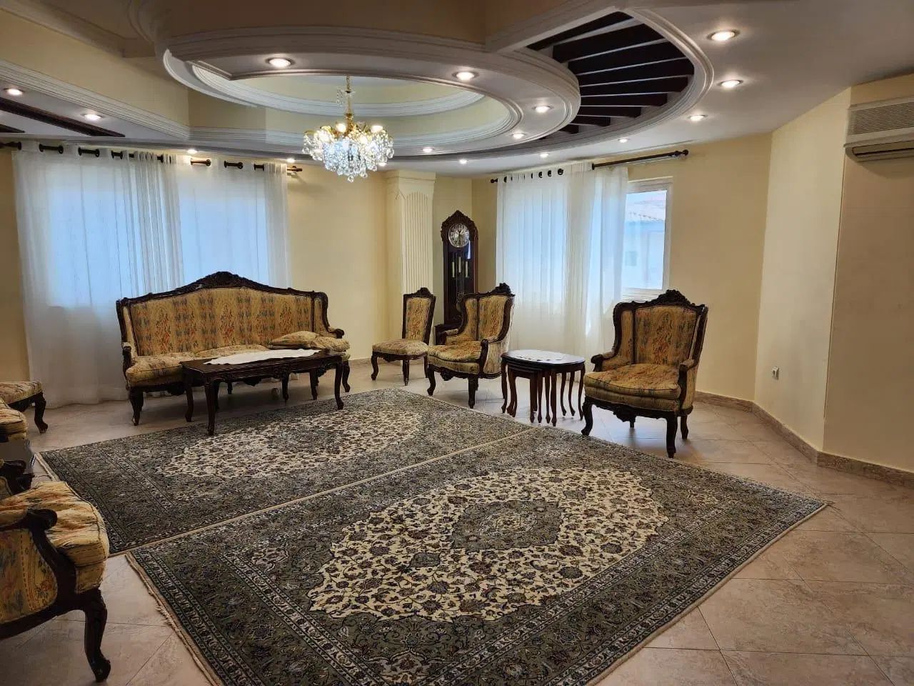 ۳۱۰ متر با ۴‌خواب/ تکواحد/چند قدمی میدان معلم|فروش آپارتمان|رشت, نیکمرام|دیوار