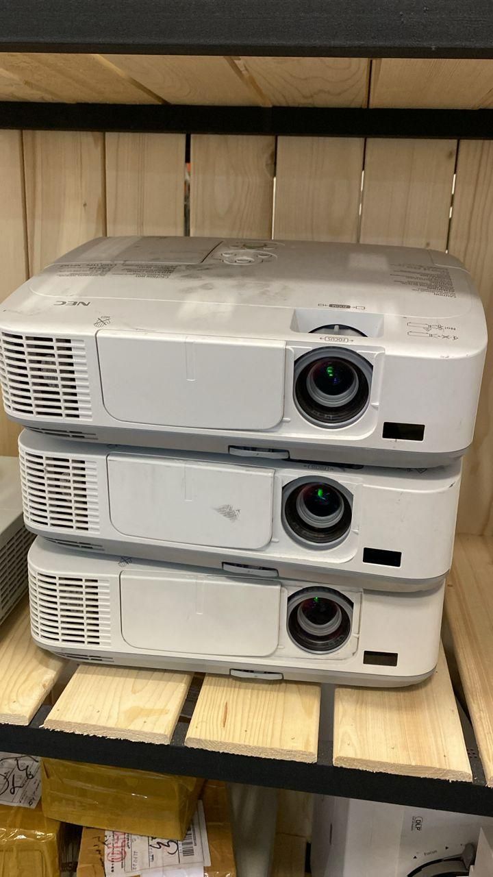 ویدیو پروژکتور برندهای ژاپنی و آلمانی|تلویزیون و پروژکتور|شیراز, ستارخان|دیوار