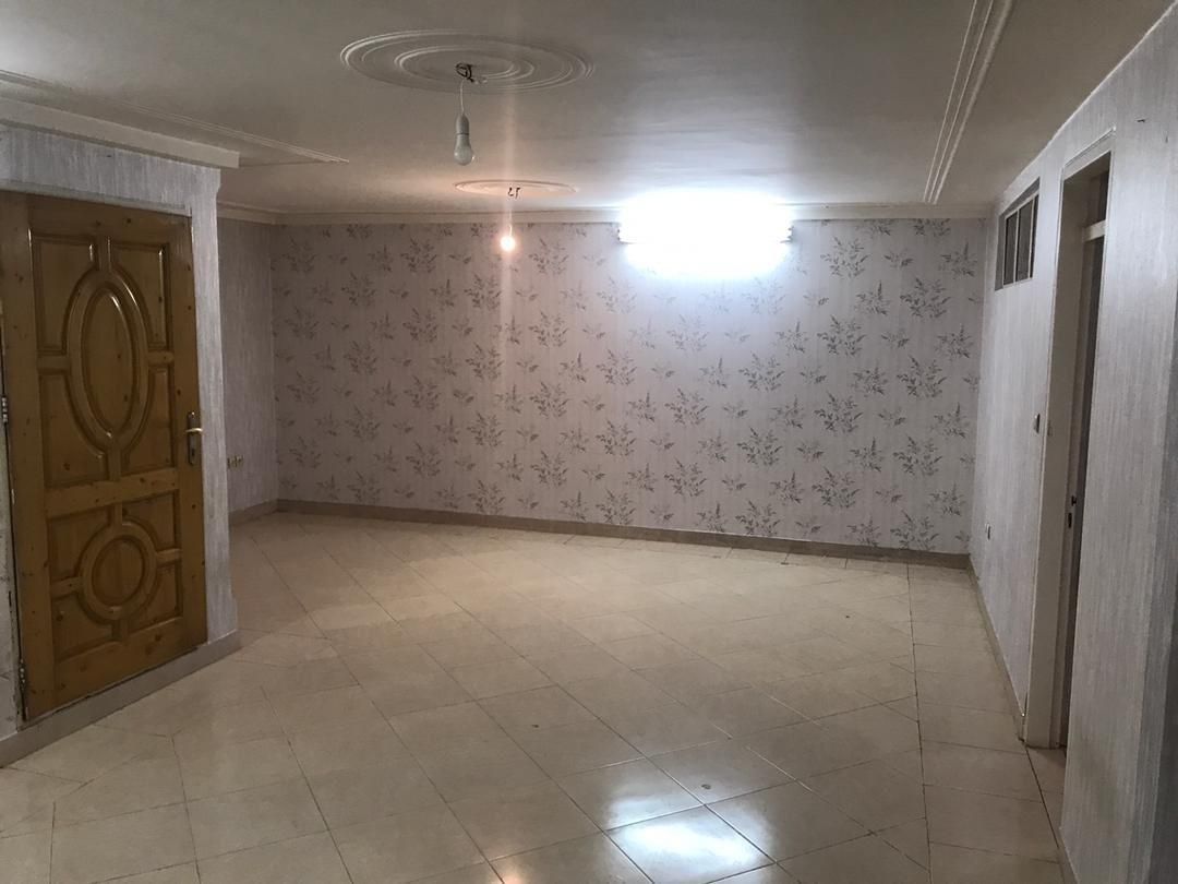زیرهمکف با ۱۵مترحیاط خ ۱۷ شهریور قبل میدان خراسان|اجارهٔ آپارتمان|تهران, مینای جنوبی|دیوار