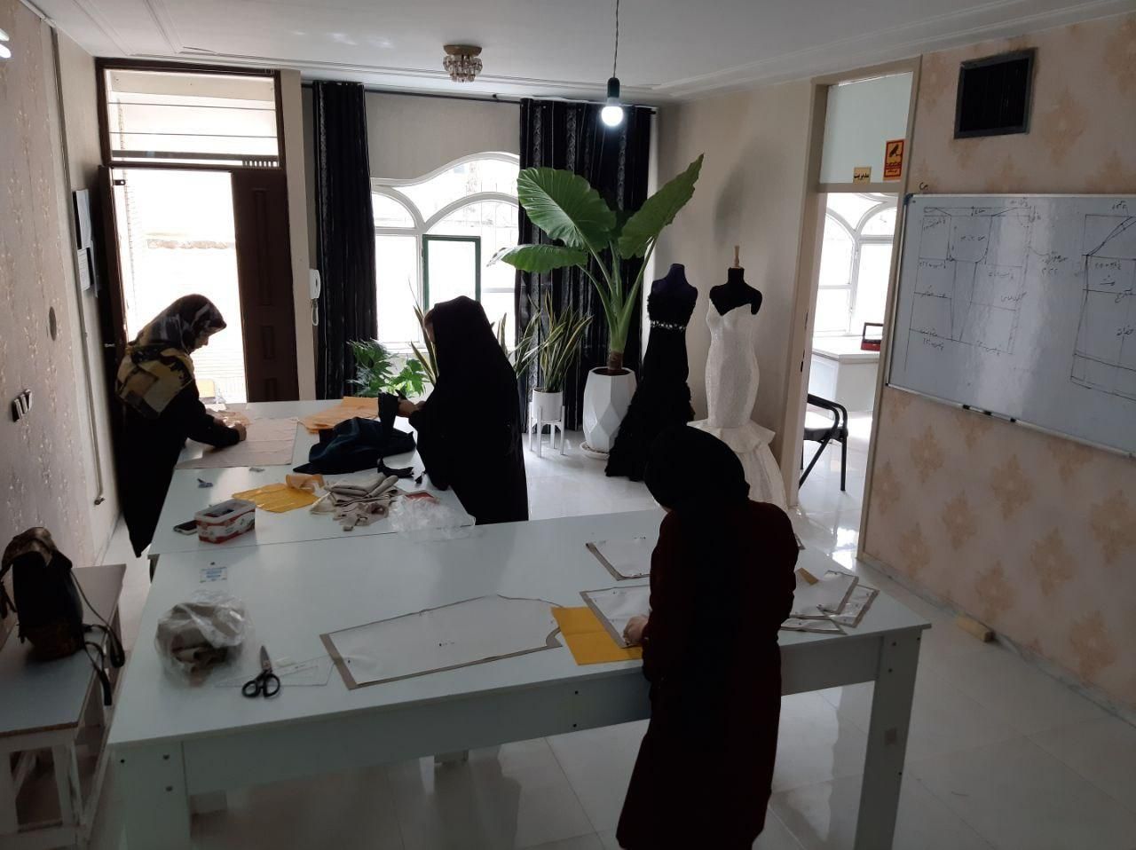 آموزش خیاطی با مدرک فنی حرفه ای|خدمات آموزشی|مشهد, استاد یوسفی (شهرک غرب)|دیوار