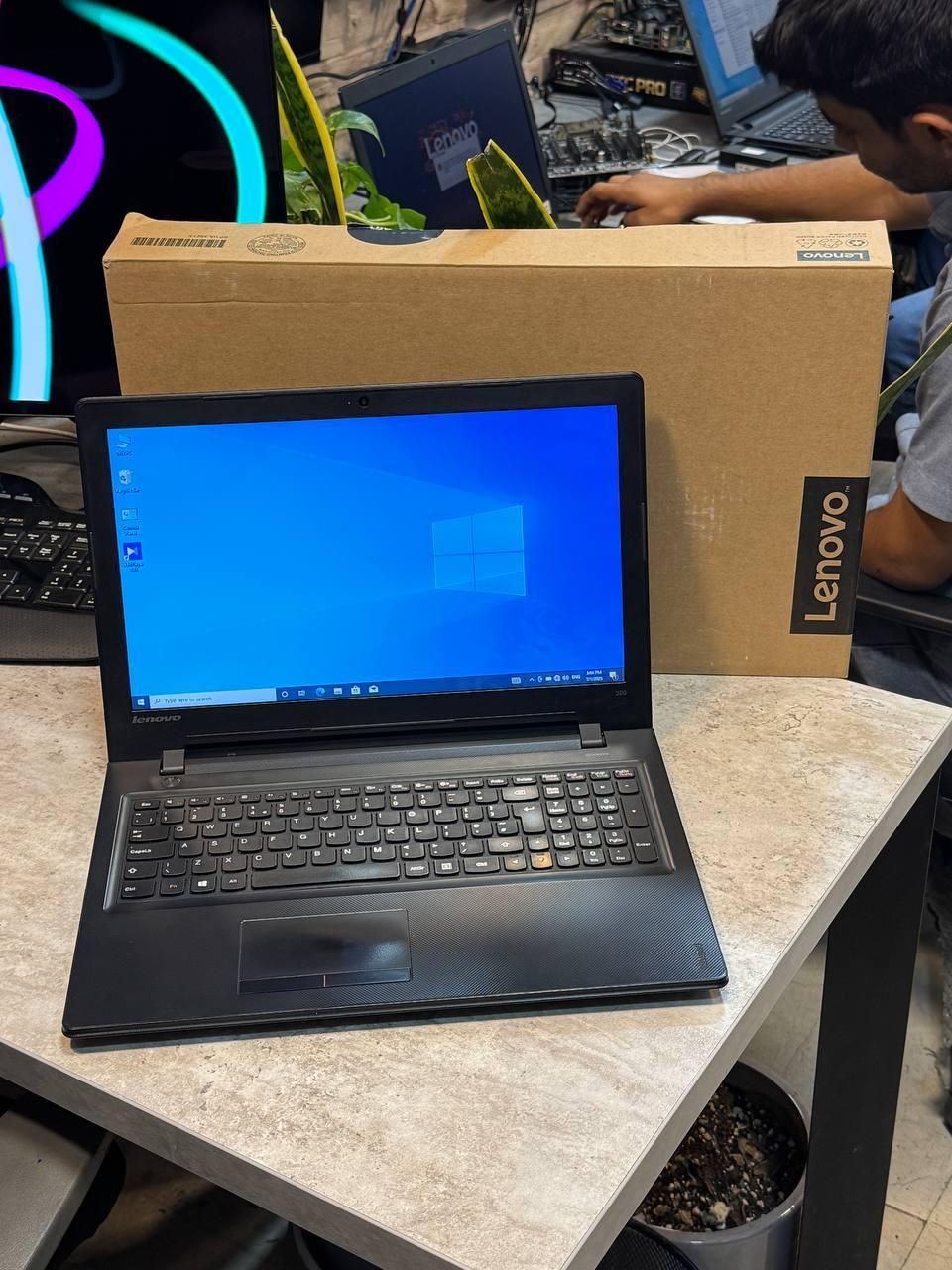 لپ تاپ اقتصادی Lenovo iP330 همراه با کارتن|رایانه همراه|بروجرد, |دیوار