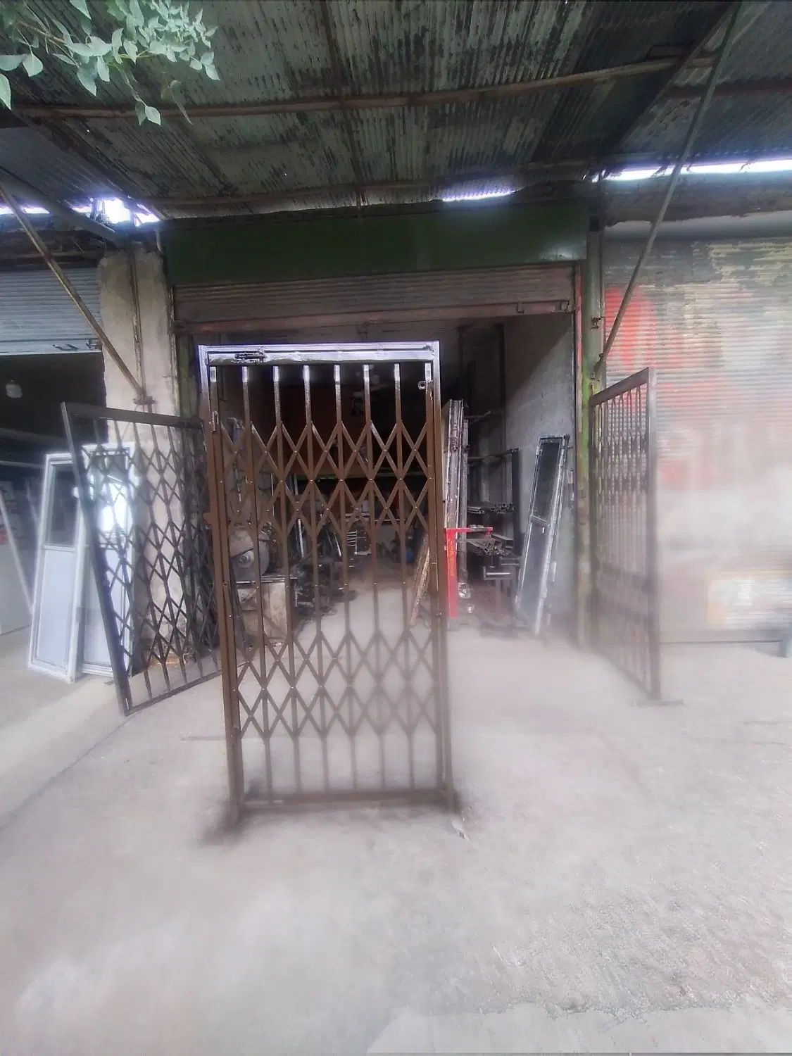 درب و پنجره و حفاظ آکاردئونی|مصالح و تجهیزات ساختمان|ملایر, |دیوار