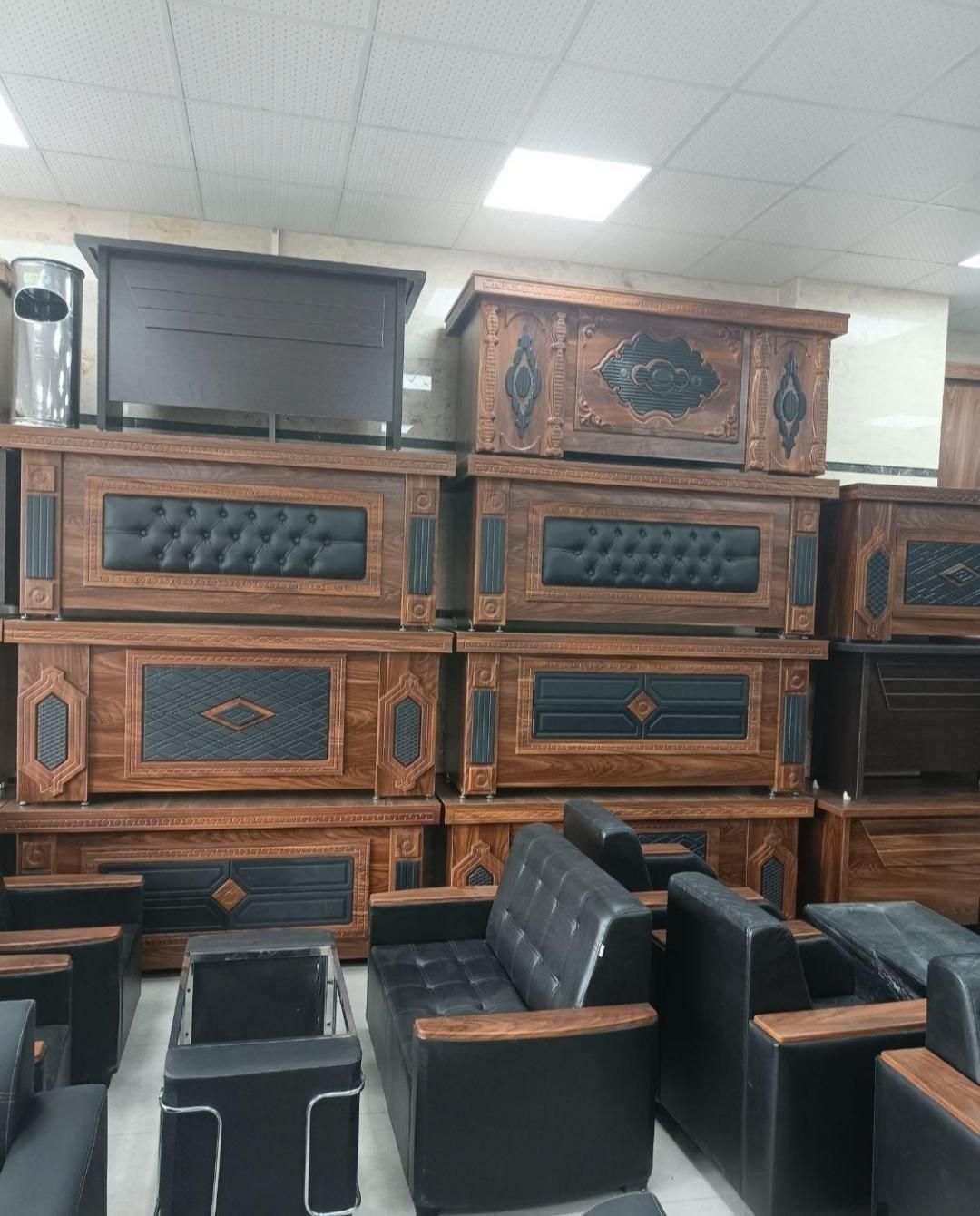 میز مدیریت 05 صندلی جک/ نیم ست مبل اداری/ کتابخانه|دفتر کار|کرمانشاه, |دیوار