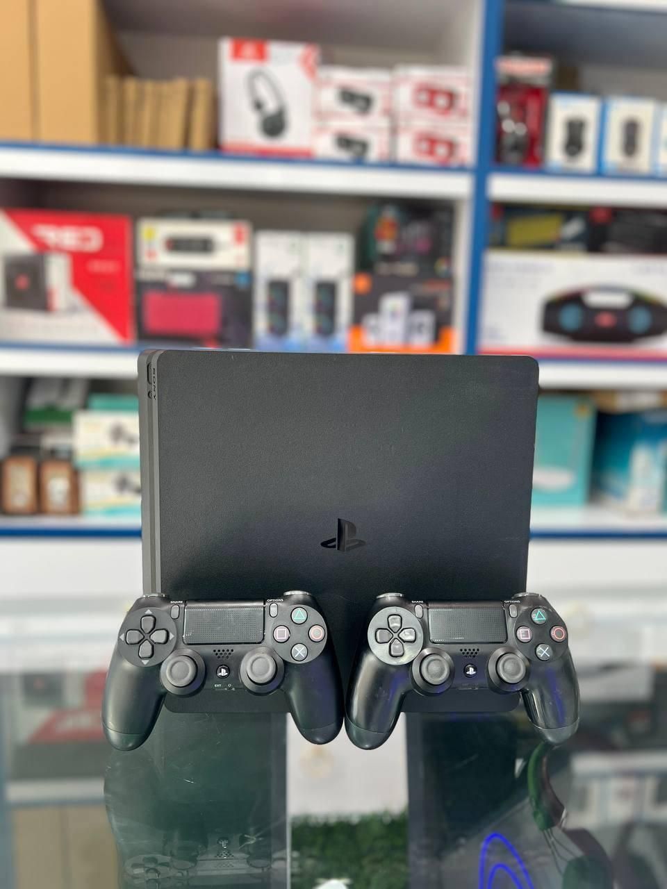 ps4اسلیم 1ترابایت به همراه یک دسته اضافه|کنسول، بازی ویدئویی و آنلاین|کنگاور, |دیوار