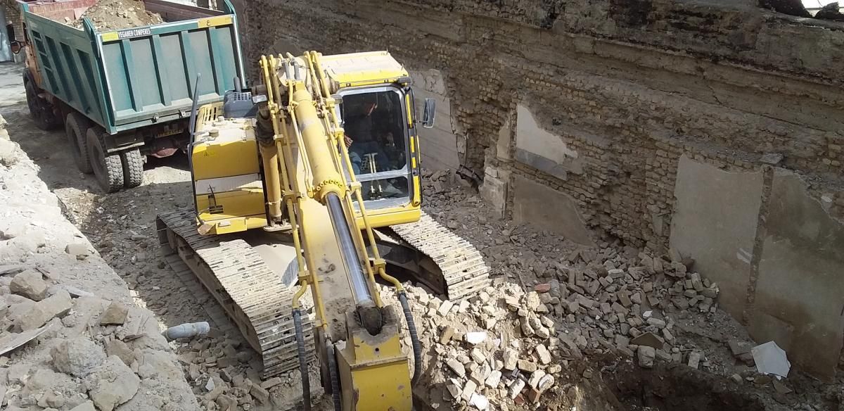 تخریب و بازساری ساختمان کلی و جزئی|خدمات پیشه و مهارت|شهرکرد, |دیوار