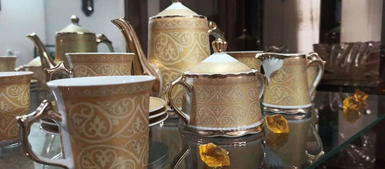 سرویس عصرانه خوری ۱۷ پارچه (درحدنو واقعی)|ظروف سرو و پذیرایی|مشهد, شاهد (شهرک غرب)|دیوار