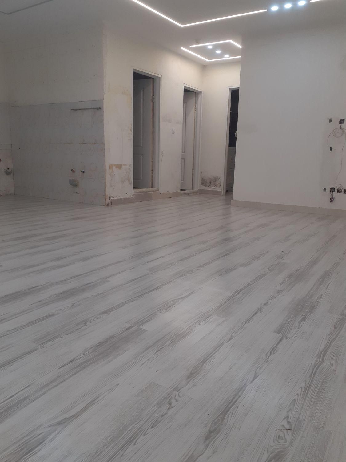 نصب کفپوش و چمن مصنوعی|خدمات پیشه و مهارت|رشت, منظریه|دیوار