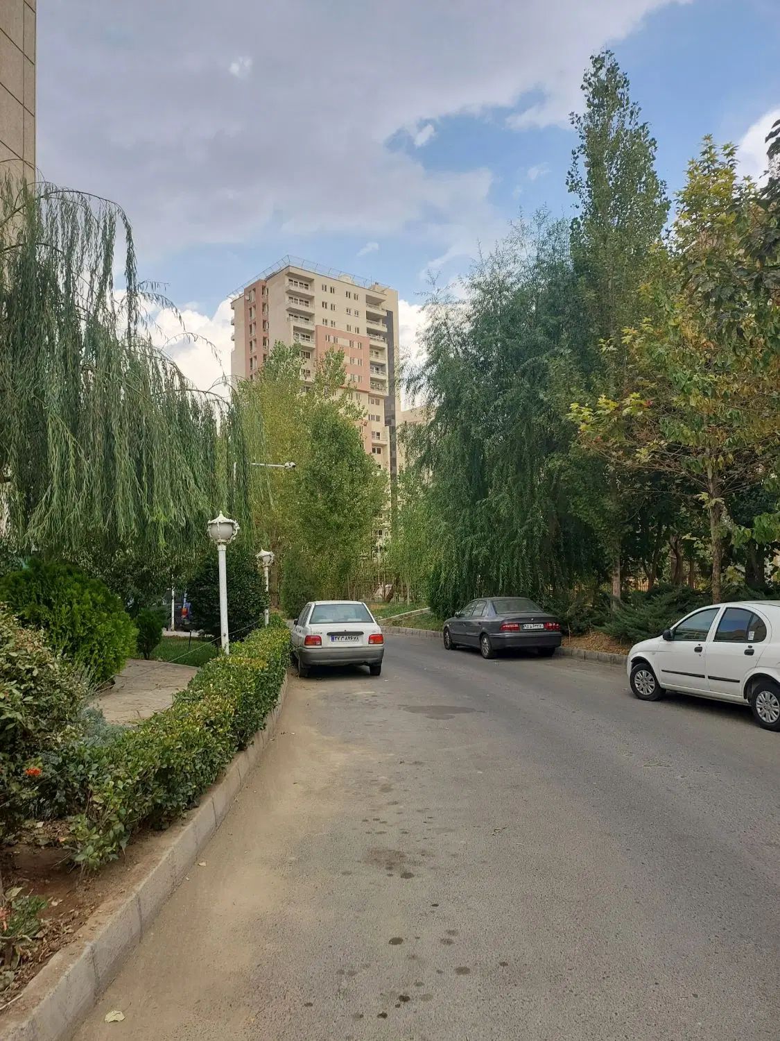 ۸۸ متر  دو خواب سند تک برگ/ جنب جنگل و دریاچه|فروش آپارتمان|تهران, شهرک چیتگر|دیوار