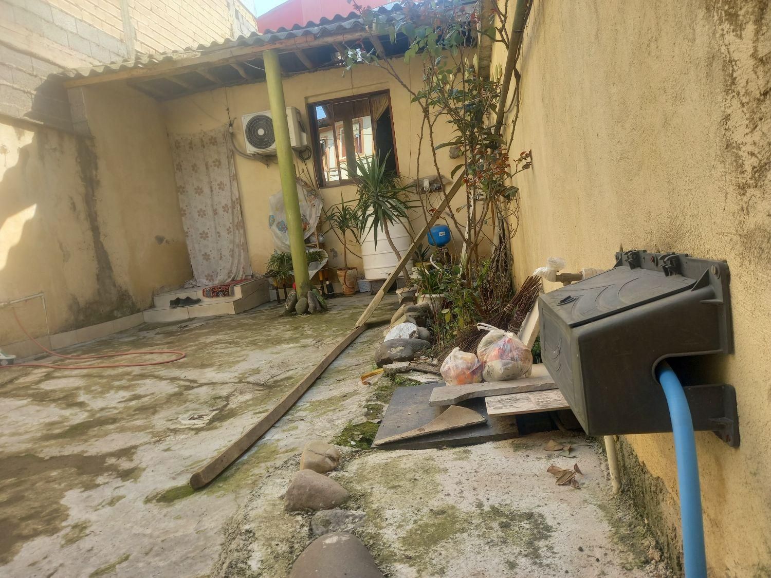 خانه ویلایی کلنگی قابل سکونت|فروش زمین و ملک کلنگی|رشت, انصاری|دیوار