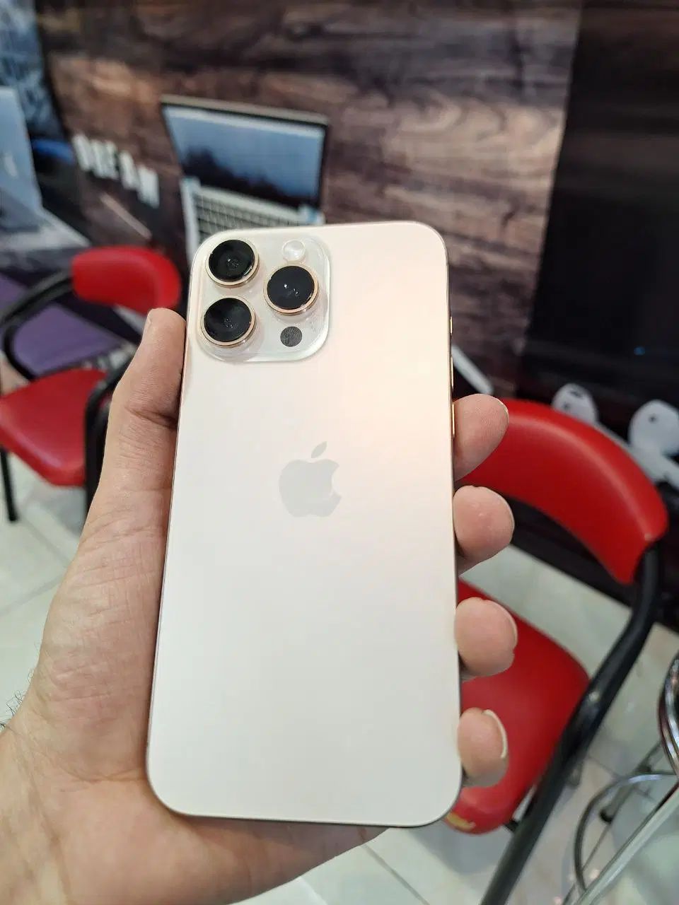 اپل iPhone 16 Pro Max با حافظهٔ ۲۵۶ گیگابایت|موبایل|مشهد, آزادشهر|دیوار