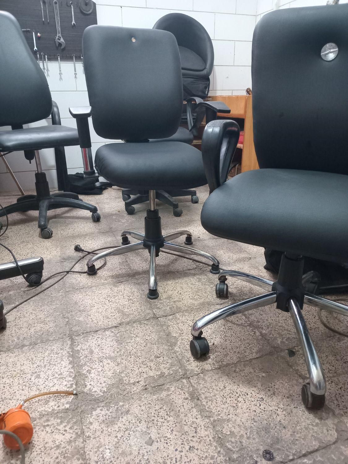 تعمیرصندلی اداری چرخ دار جک دار در محل|خدمات پیشه و مهارت|کرمان, |دیوار