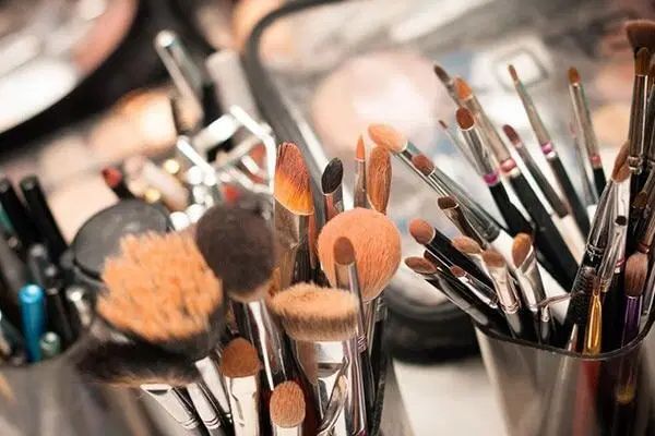 نیازمند مدل میکاپ با دستمزد|خدمات آرایشگری و زیبایی|اصفهان, خواجو|دیوار