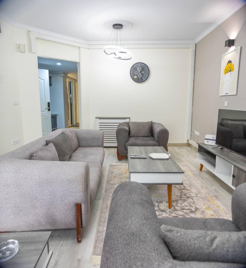 آپارتمان مبله ۸۰م ۲خ ولیعصر نبش بهشتی جنب مترو|اجارهٔ کوتاهمدت آپارتمان و سوئیت|تهران, آرژانتین|دیوار