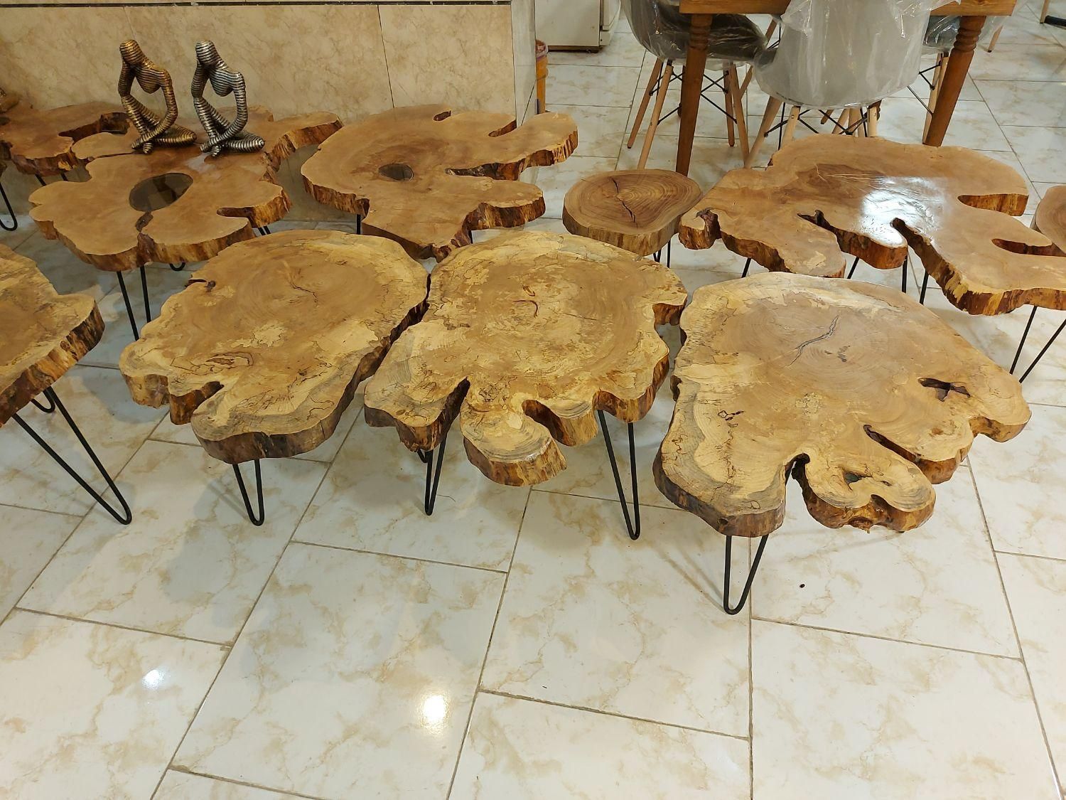 جلو‌مبلی و عسلی روستیک دفرمه‌|مبلمان خانگی و میز عسلی|کرج, حسین‌آباد|دیوار