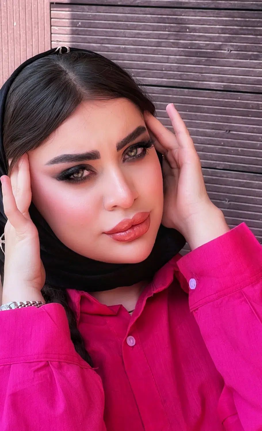 تخفیف ویژه میکاپ و شینیون همراه و عروس در مرکز vip|خدمات آرایشگری و زیبایی|دزفول, |دیوار