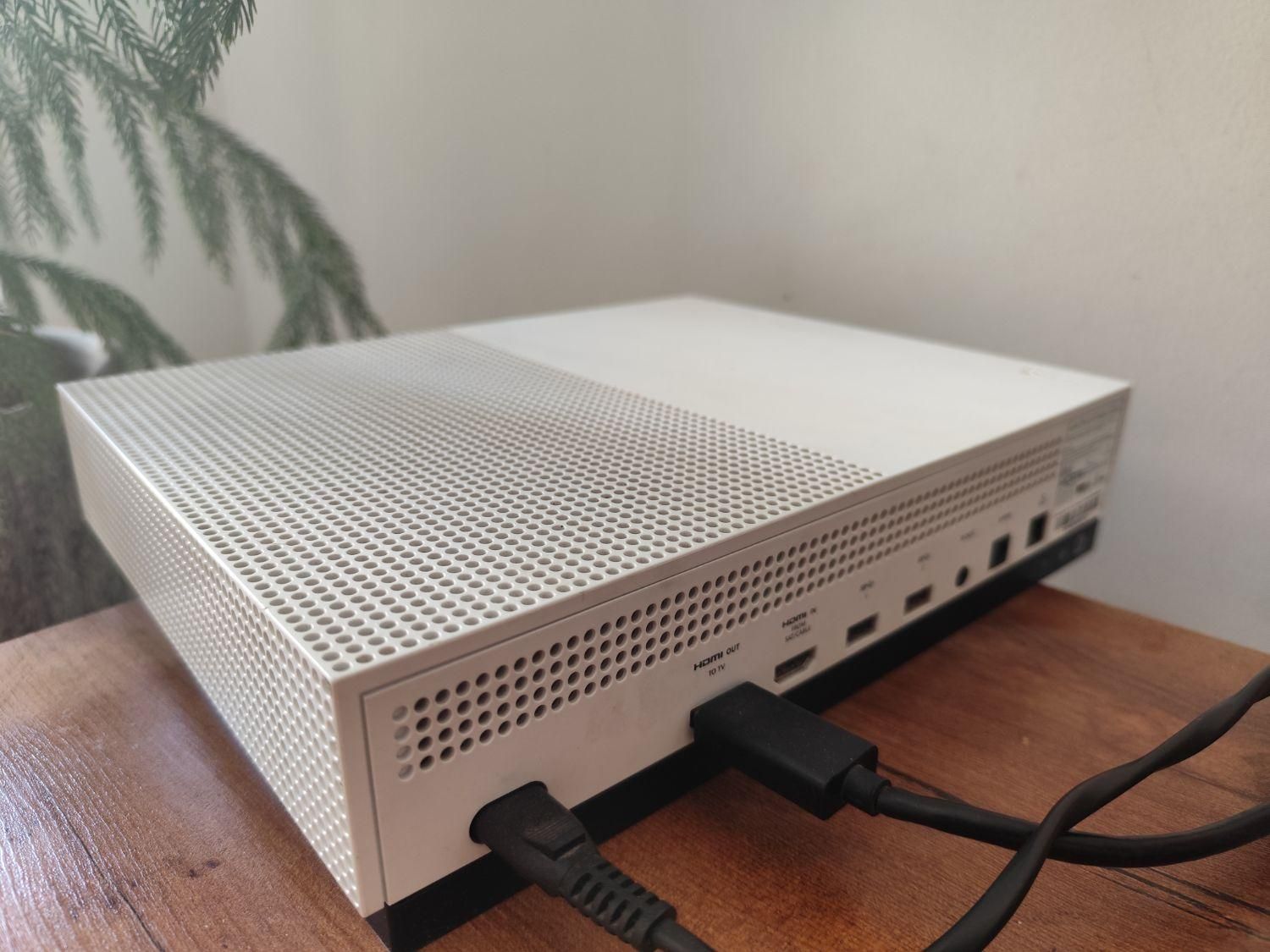 ایکس باکس وان اس X BOX ONE S|کنسول، بازی ویدئویی و آنلاین|شیراز, فرگاز|دیوار